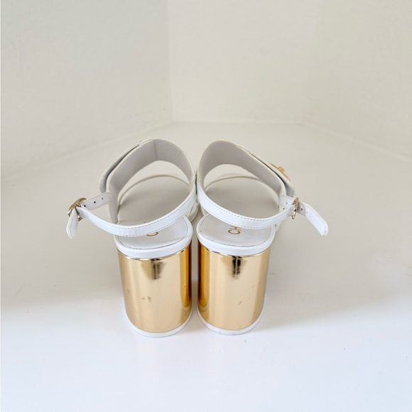 CHANEL White Patent Quilted Leather Gold CC Logo Sandals EUR 39 (US size 8) - Picture 7 of 14